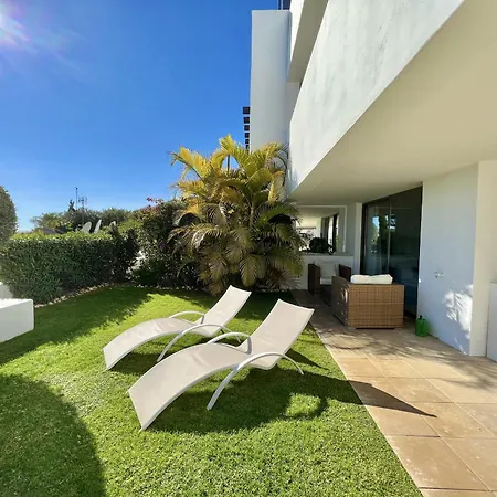 28 - A Flamingos, Benahavis Apartment *