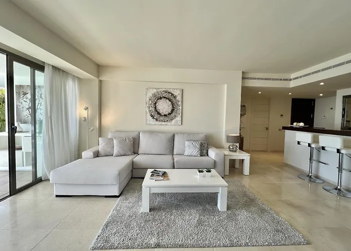 28 - A Flamingos, Benahavis Apartment