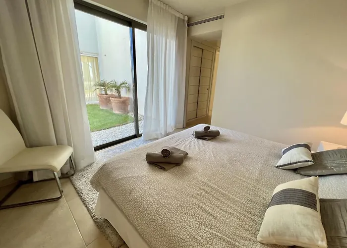 28 - A Flamingos, Benahavis