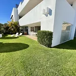 28 - A Flamingos, Benahavis Apartment *